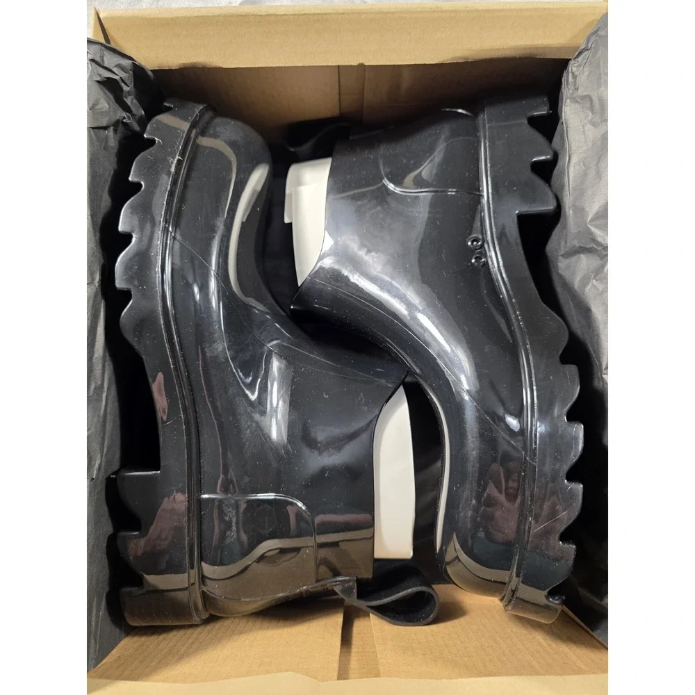 Free People High Street Black Ankle Rain Boots Size 10 Chunky Soles (NEVER USED)